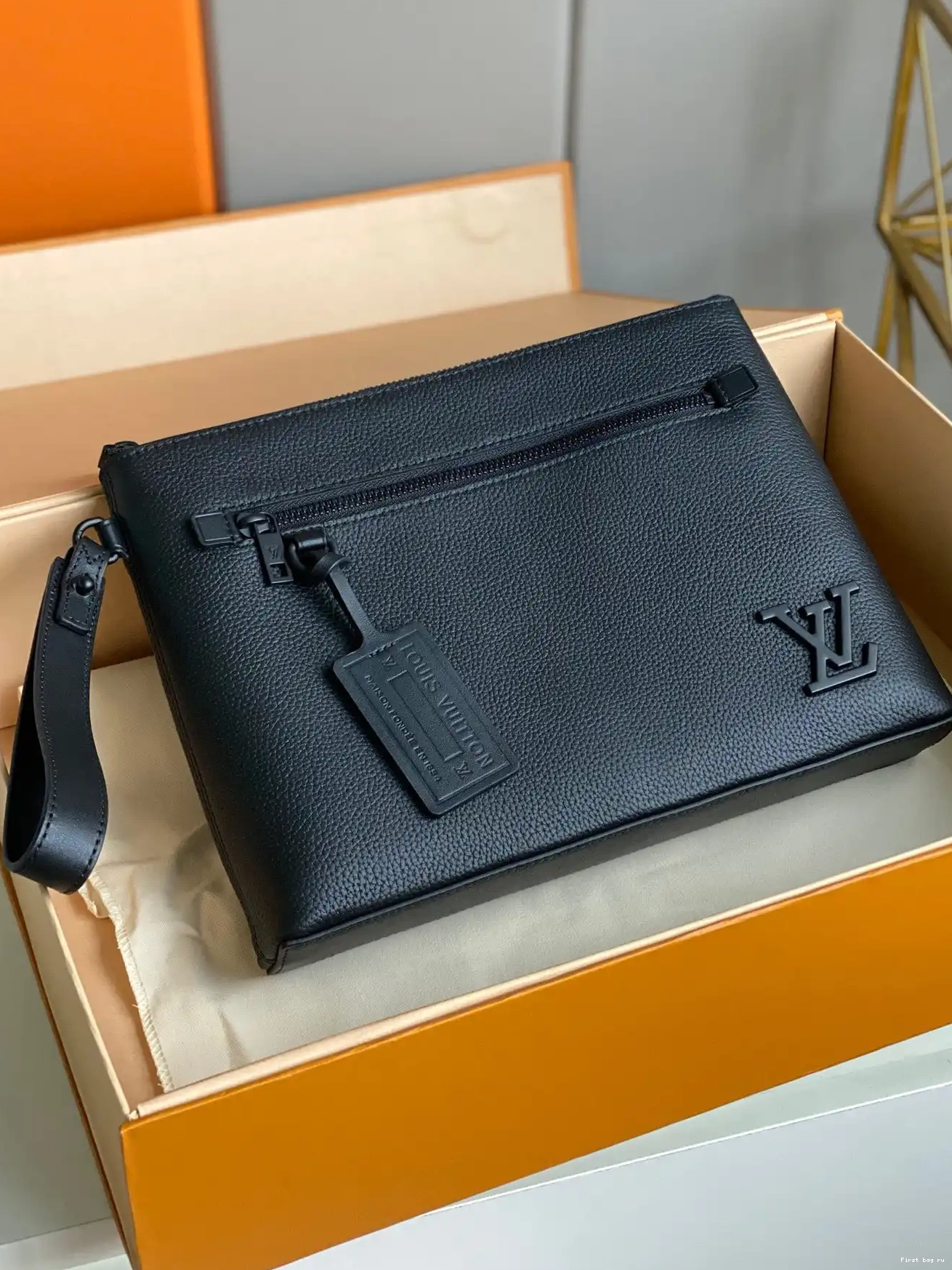 First bag ru LOUIS IPAD VUITTON POUCH 0520